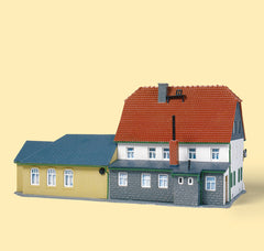 Auhagen 12239 Dorfgasthaus, Bausatz, H0 / TT