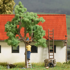 Busch 1834, Baumhaus im Bau / H0