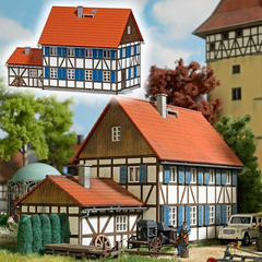 BUSCH 1600 Wohnhaus mit Anbau – Fachwerkhaus, Spur H0