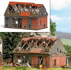 Busch 1669 H0 Verfallene Stallung