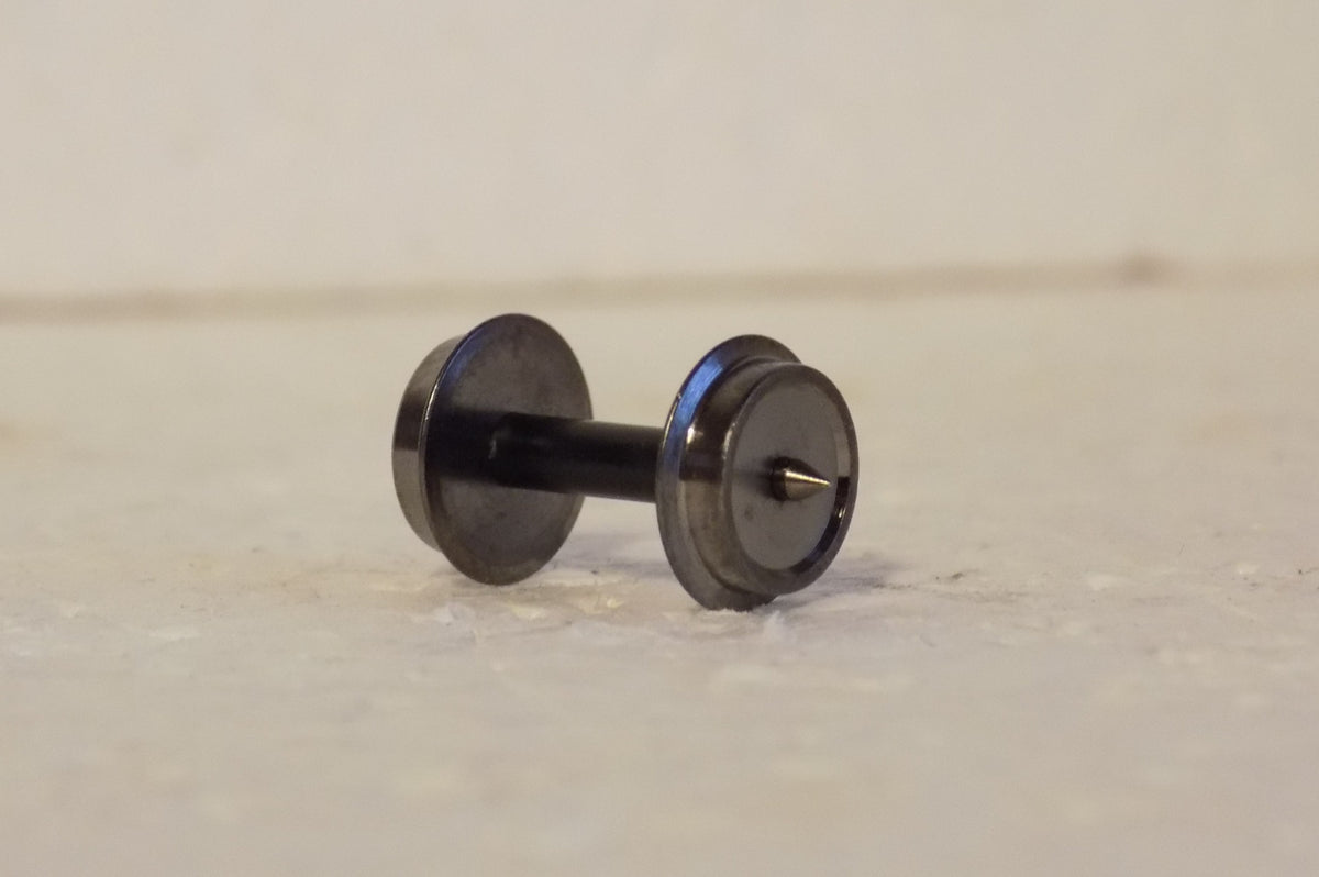 0113 Radsatz, D=8,3mm, mittig isoliert, / TT