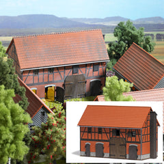 Busch 1507, Bauernhof: Scheune mit großem Stall, Bausatz / H0