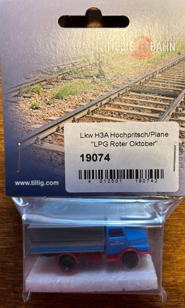 Tillig 19074, LKW H3A Hochbordpritsche / Plane 'LPG Roter Oktober'/ TT
