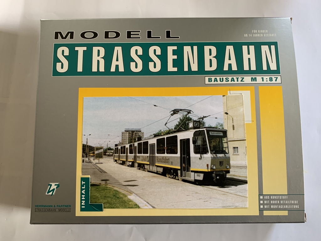 Herrmann & Partner 21028/B, Straßenbahn Tatra T6/B6 "Stadtrundfahrt" silber, Bausatz / H0