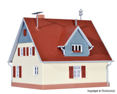 Kibri 38713, Wohnhaus Amselweg , Bausatz / H0