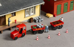 Auhagen 40511, Pomßenschlepper mit zwei Anhängern 'Mitropa', Bausatz / H0