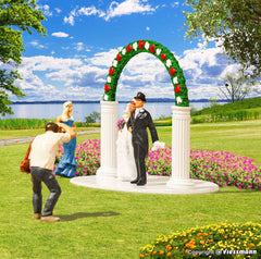 Vollmer 42365, Figuren-Set Brautpaar mit Traubogen / H0