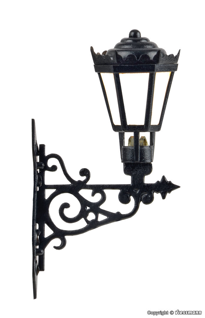 Viessmann 6074 - Wandlaterne, LED warmweiß / H0