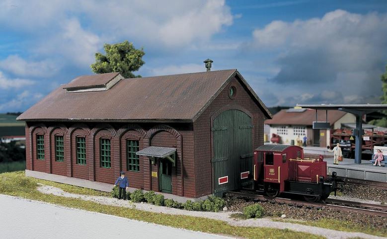 Piko 61823, Lokschuppen "Burgstein", Bausatz / H0