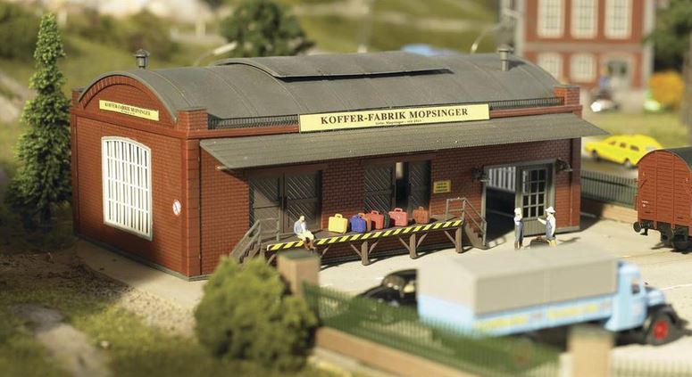 Piko 61833, Kofferfabrik Mopsinger, / H0