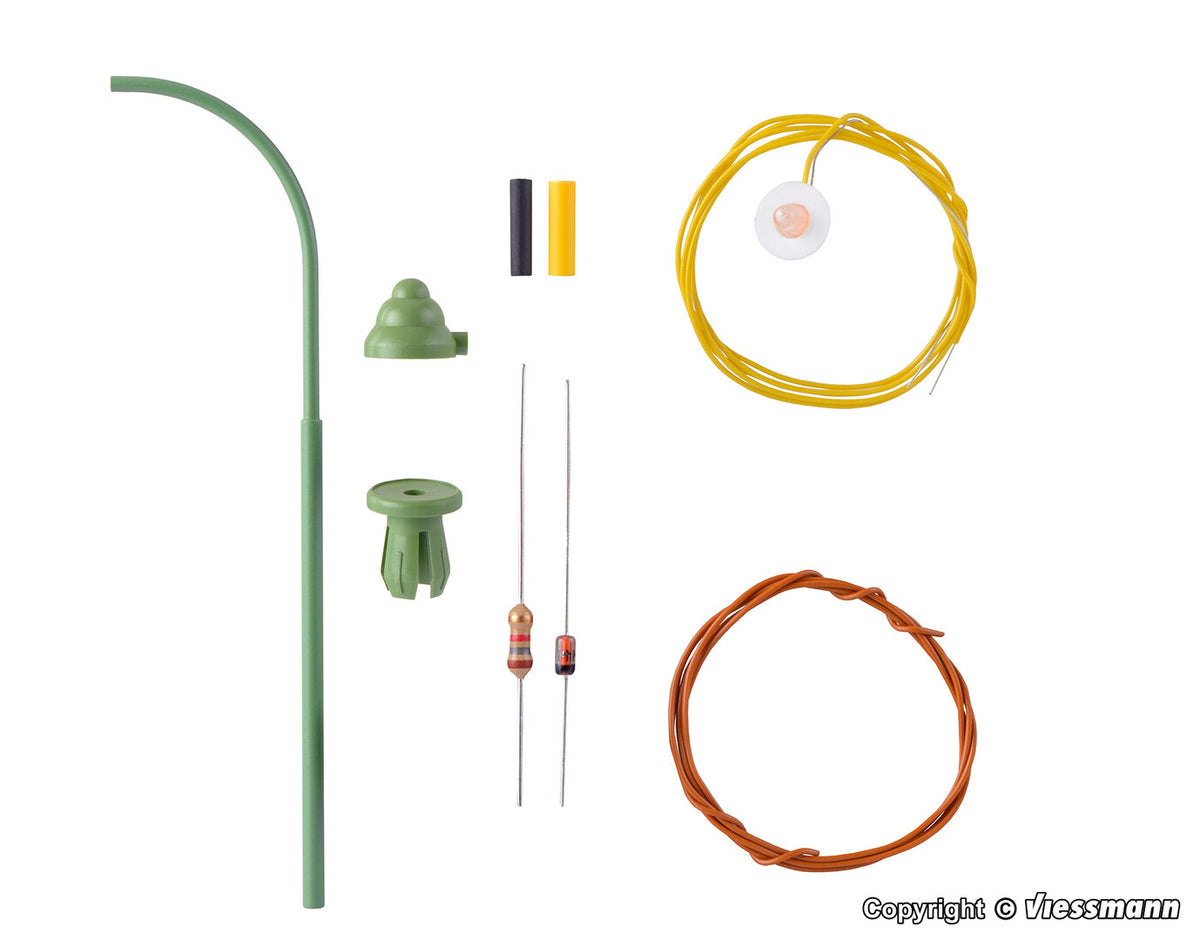 Viessmann 6729, Bausatz Bogen-Gaslaterne, grün, LED warmweiß / H0