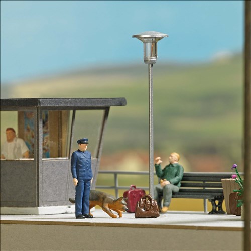 Busch 8869, Action Set: Bundespolizei mit Spürhund / TT