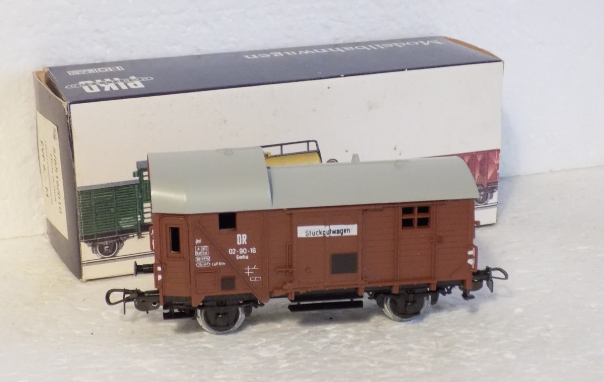 Piko / DDR, Stückgutwagen der DR, A&V / H0