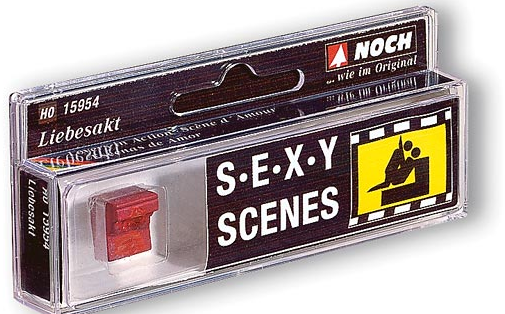 NOCH 15954 „Liebesakt“ – Sexy Scene mit Liebespaar und Sofa, Spur H0