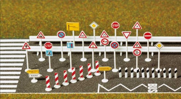 BUSCH 8121 Verkehrszeichen-Set – 30 Verkehrsschilder, Warnbaken und Straßenmarkierungen, Spur H0